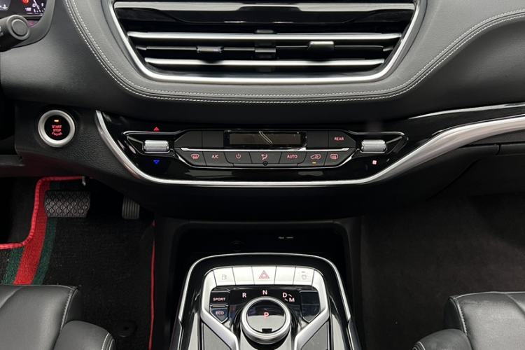 Used SAIC MAXUS G20 2023 Facelifted PLUS 2.0T Gasoline Automatic Luxury Edition