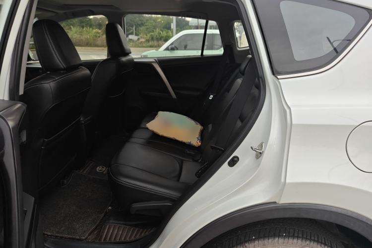 Used Toyota RAV4 2016 2.0L CVT Two-Wheel Drive Fashion Edition China V Standard