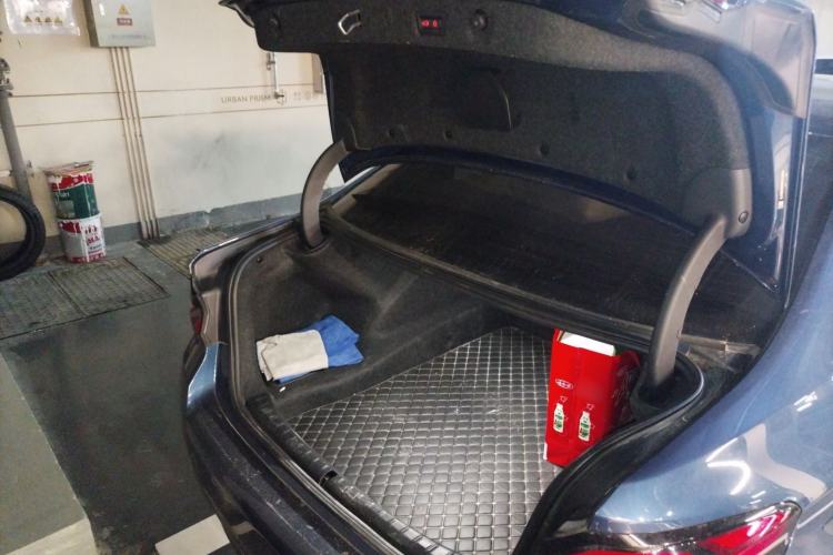 Used BMW 5 Series 2022 Second Facelift 530Li Leading Edition M Sport Package Trunk