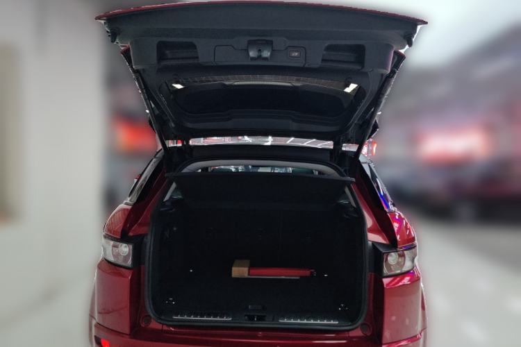 Used Land Rover Range Evoque 2013 2.2T 5-Door Diesel Edition Trunk