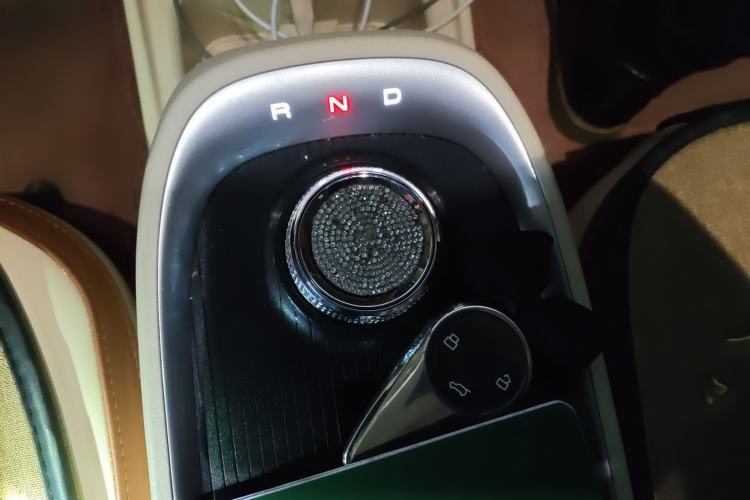 Used ORA Good Cat 2022 Morandi Edition 400km Standard Range Premium Version Lithium-Ion Battery