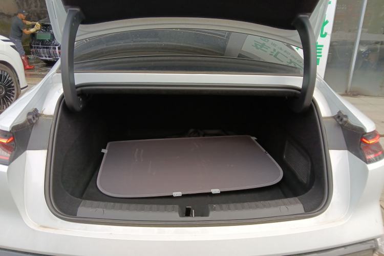 Used Geely Galaxy E8 2025 700 km Long-Range Intelligent Driving Version