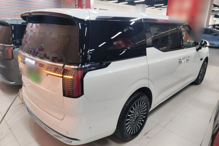 Used Zeekr 009 2024 Six-Seat Executive Version 4WD 108 kWh
