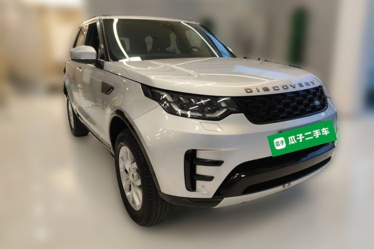 Used Land Rover Discovery 2019 2.0T SE Front Right 45 Deg
