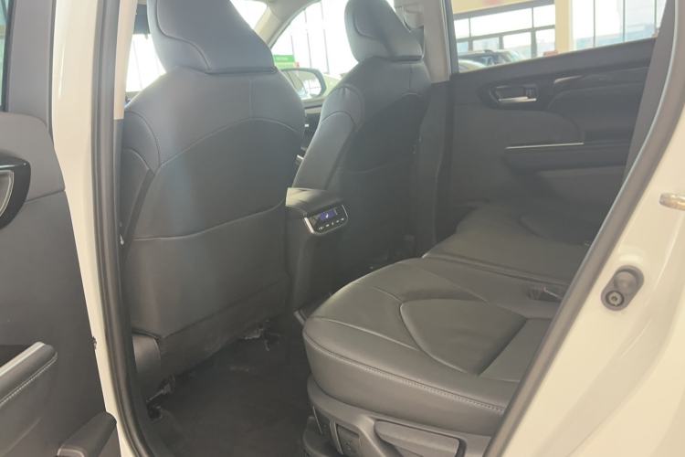 Used Toyota Highlander 2023 2.5L Smart Electric Hybrid Dual-Engine Four-Wheel Drive Prestige Version – 7 Seats