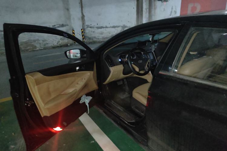 Used Hyundai Sonata 2011 2.0L Automatic Luxury Edition
