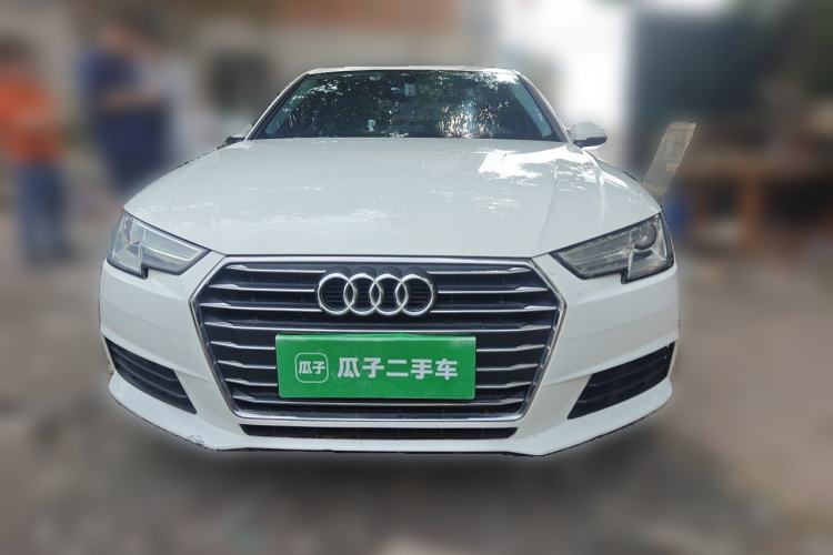 Used Audi A4L 2017 40 TFSI Ambition Edition
