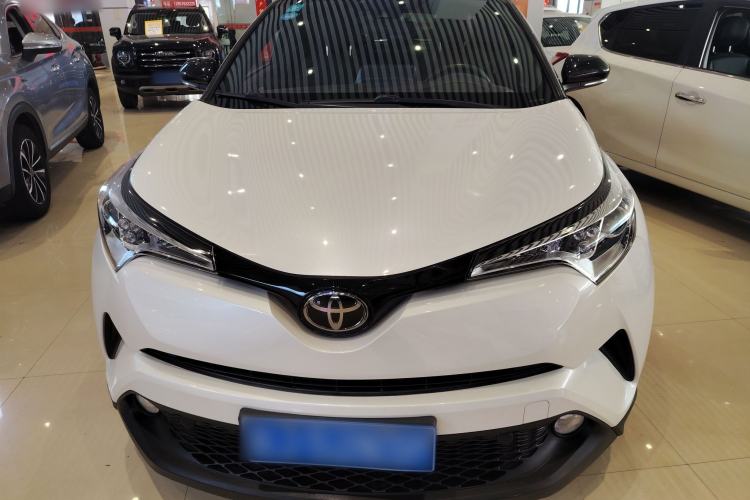 Used Toyota C-HR 2018 2.0L Leading with Sunroof China VI Standard

