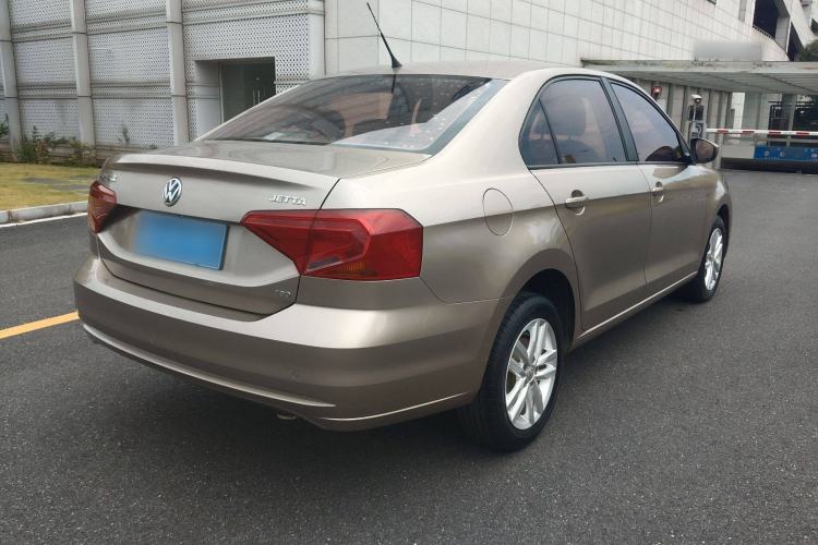 Used Volkswagen Jetta 2017 1.5L Manual Fashion Edition
