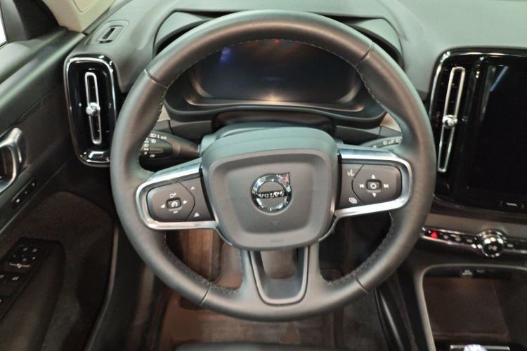 Used Volvo XC40 2024 B4 4x4 Smart Luxury Edition