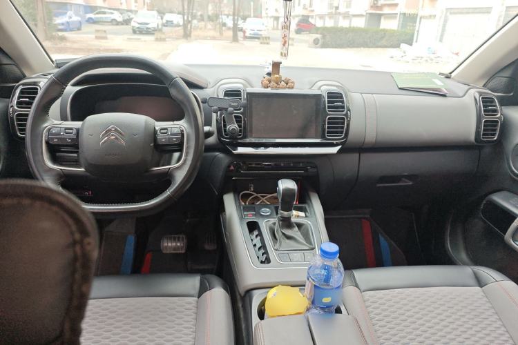 Used Citroen C5 AIRCROSS 2017 350THP Fashion Edition Center Console