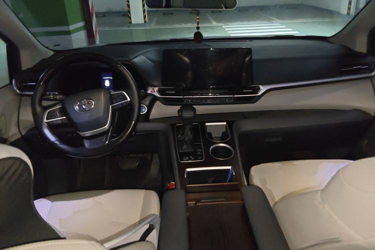 Used Toyota SIENNA 2023 2.5L Hybrid Comfort Edition
