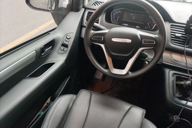 Used SAIC MAXUS G10 2023 2.0T Manual Multi-Function Version Diesel 7/8/9 Seats