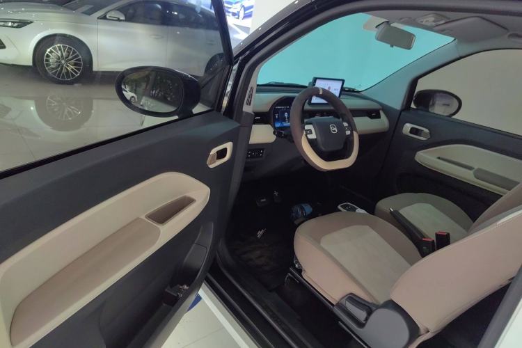 Used Chery QQ Ice Cream 2024 Youth Edition 205km Milkshake