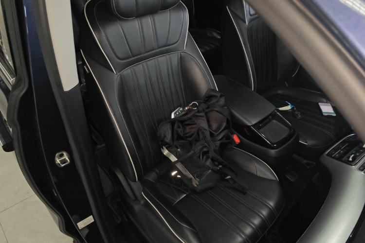 Used Roewe iMAX8 2022 Model 400TGI Exclusive Version for Key Accounts
