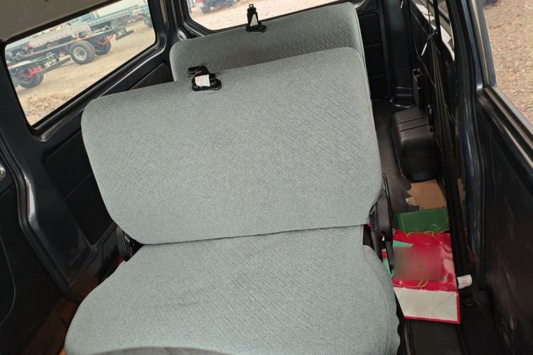 Used Jinbei Gold Hiace 2023 1.5L Passenger Vehicle Engineering Lion 5/6/7 Seater
