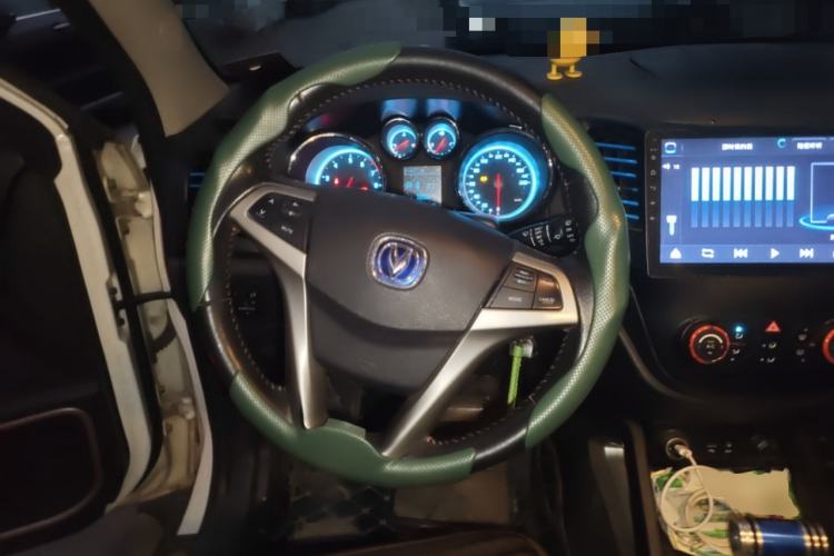 Used CHANGAN CS35 2012 1.6L Automatic Luxury Version China IV Standard
