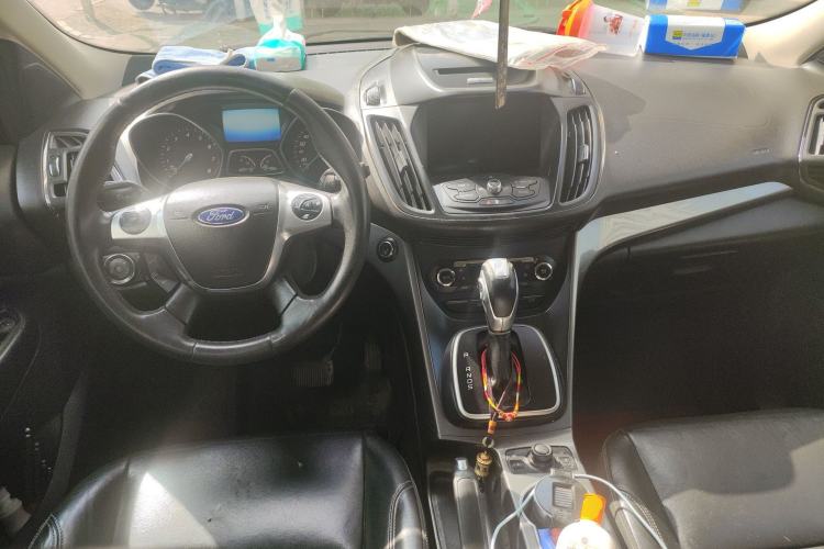 Used Ford Kuga 2015 1.5L GTDi Four-Wheel-Drive Elite Model Center Console