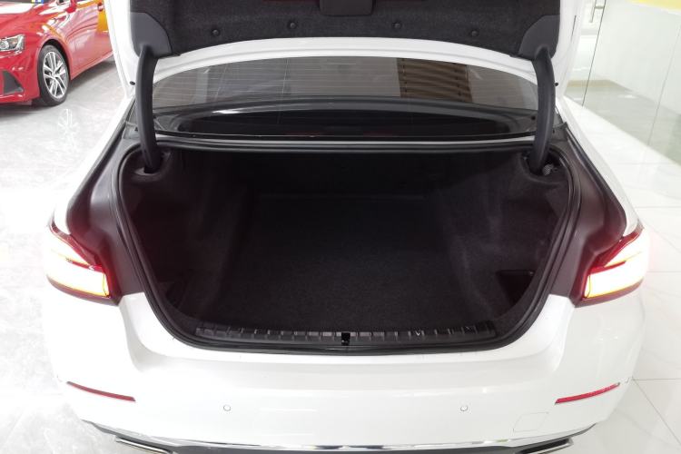 Used BMW 5 Series 2021 Updated Version 525Li Luxury Package Trunk