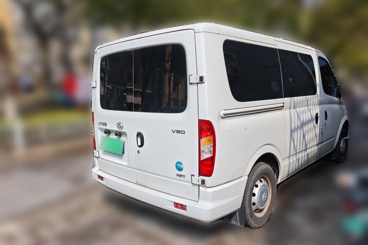 Used SAIC MAXUS Xintu V80 2023 2.0T AMT Classic Aoyuntong Short Wheelbase Ultra-Low Roof 5/6-Seater