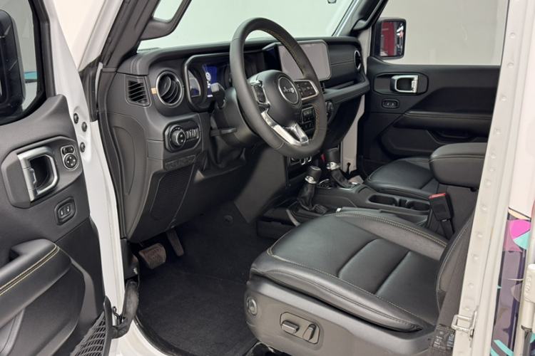 Used Jeep Wrangler 2024 2.0T Sahara Four-Door Edition