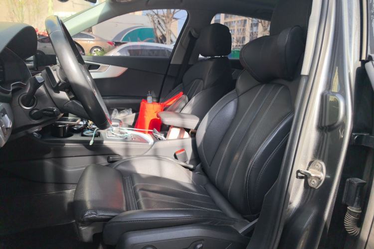 Used Audi A4L 2022 40 TFSI Luxury Dynamic Model
