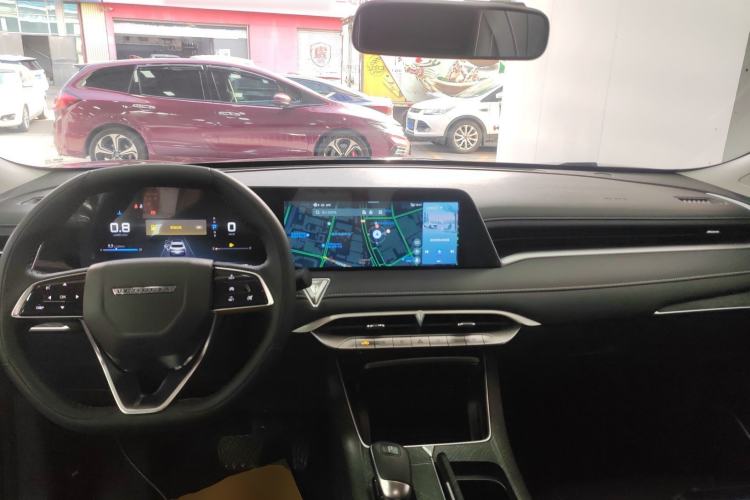 Used Venucia V 2022 260T Black Horse Edition · Idol Center Console