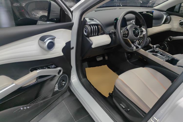 Used BYD Yuan PLUS 2024 Honor Edition 430KM Beyond Model
