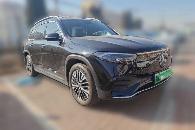 Used Mercedes-Benz EQB 2025 EQB 260 Front Right 45 Deg