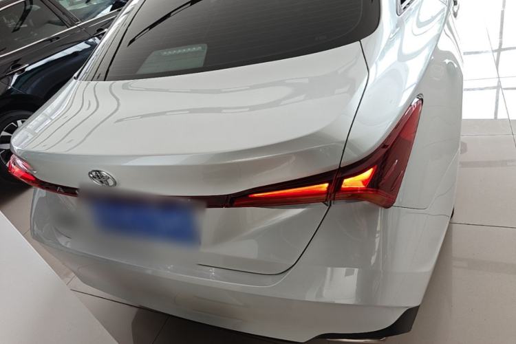 Used Toyota Avalon 2023 2.0L Premium Edition
