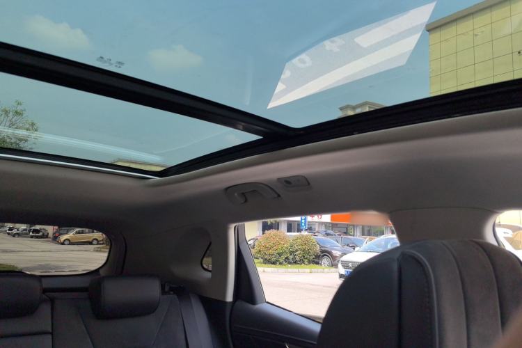 Used Hongqi HS5 2022 Facelifted Version 2.0T Smart Connect Flagship All-Wheel-Drive Edition
