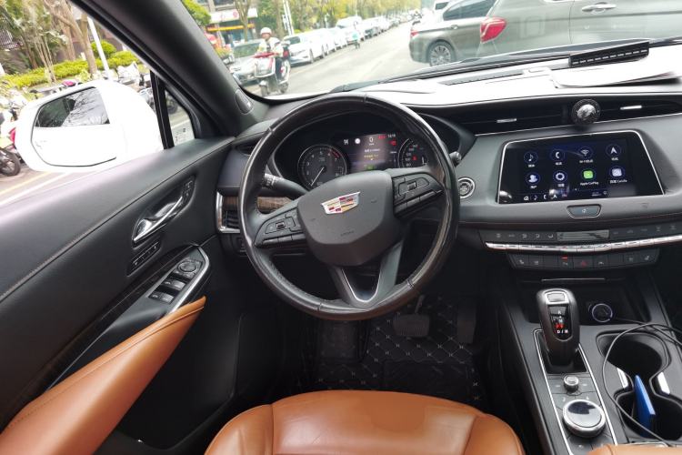 Used Cadillac XT4 2018 28T 4x4 Platinum Edition
