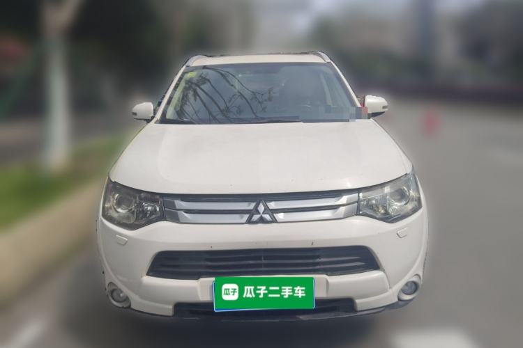 Used Mitsubishi Outlander 2014 2.4L 4x4 Deluxe Value Edition 5 Seats
