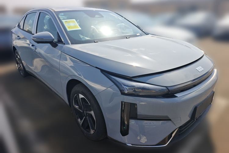 Used Geely Galaxy L6 2025 EM-i 140km Explorer+ Edition Front Right 45 Deg