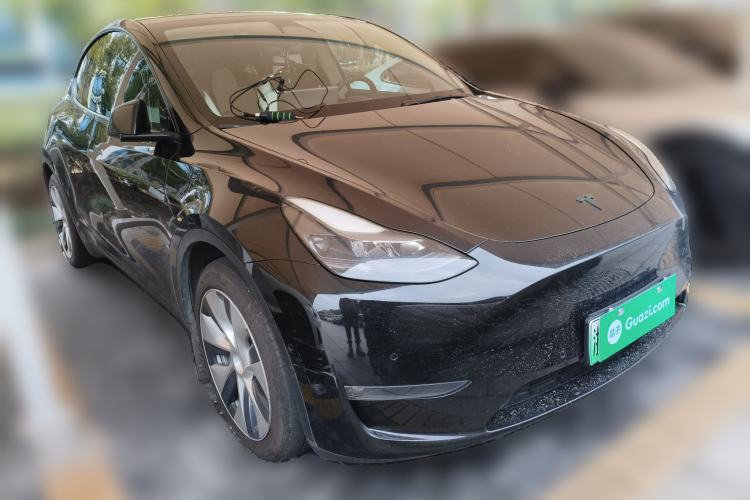 Used Tesla Model Y 2021 Long-Range All-Wheel-Drive Version Front Right 45 Deg