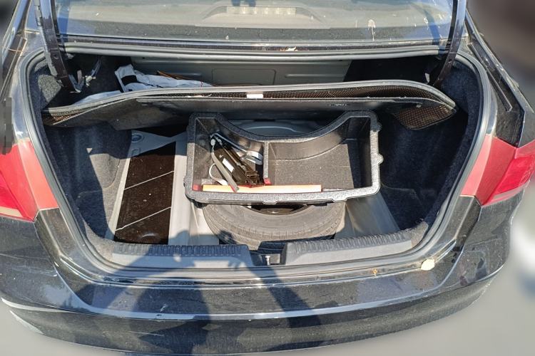 Used Volkswagen Santana 2015 1.4L Manual Fashion Edition Trunk