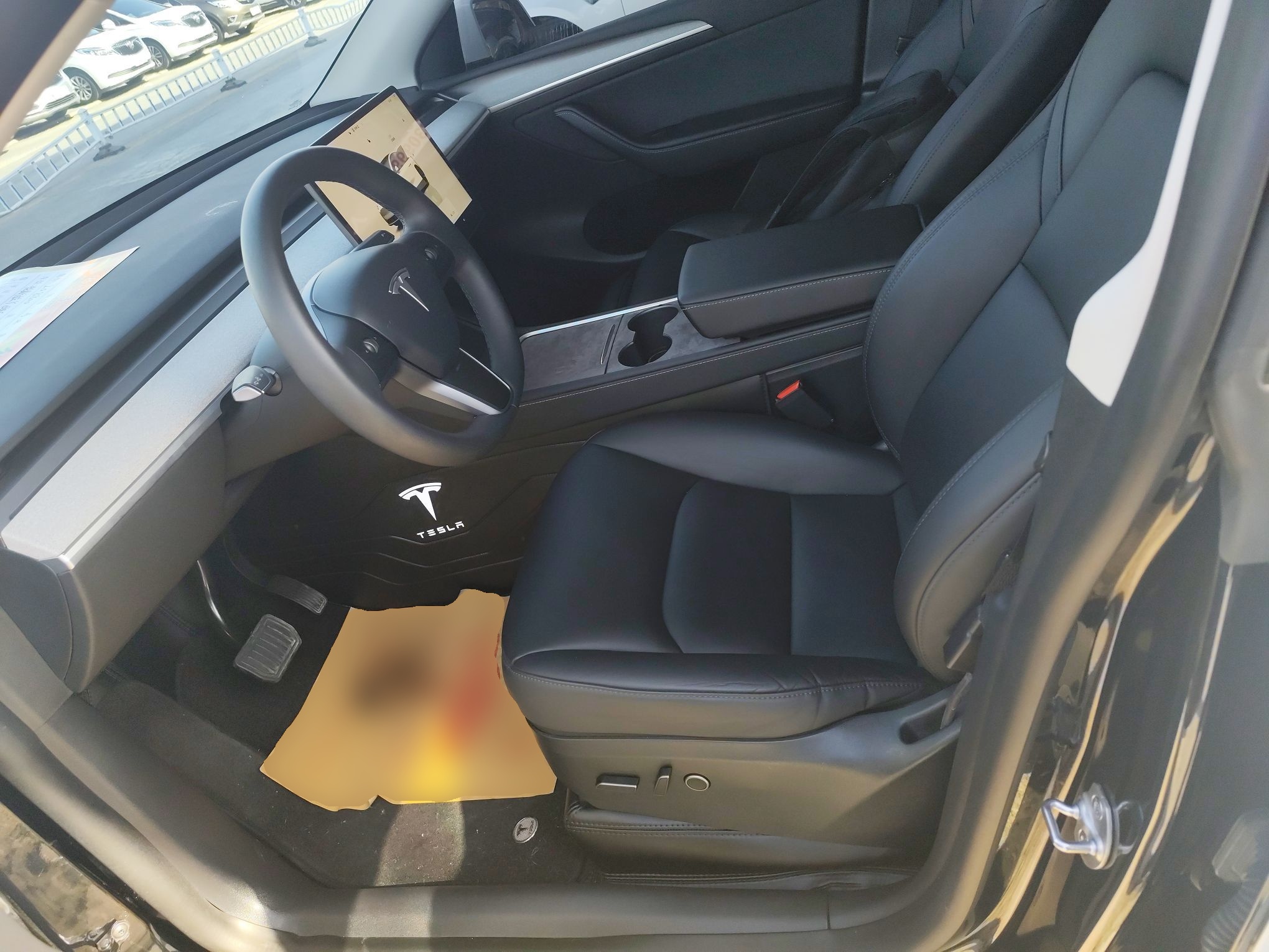 المقاعد الأمامية داخل السيارة