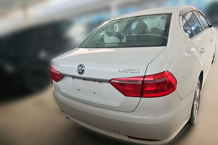 Used Volkswagen Lavida 2013 Revised Classic 1.6L Manual Fashion Edition
