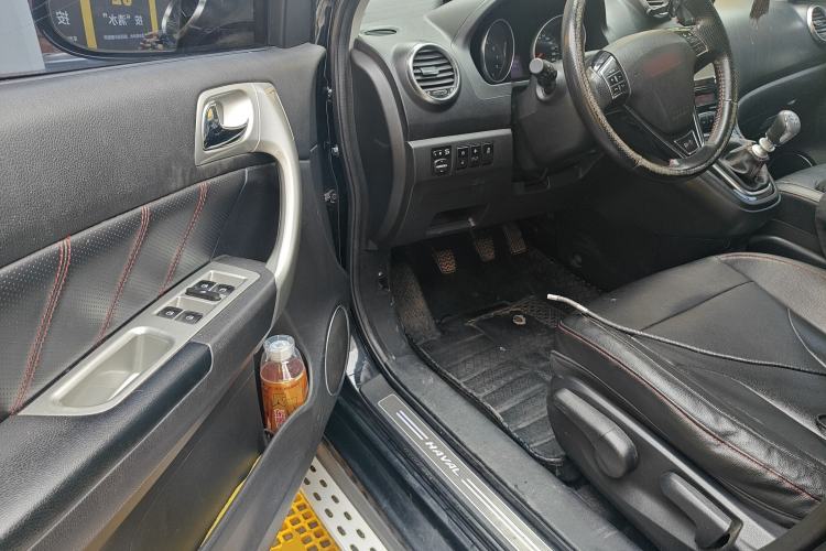 Used Haval H6 2015 Upgraded Model 1.5T Manual Two-Wheel Drive Elite Version
