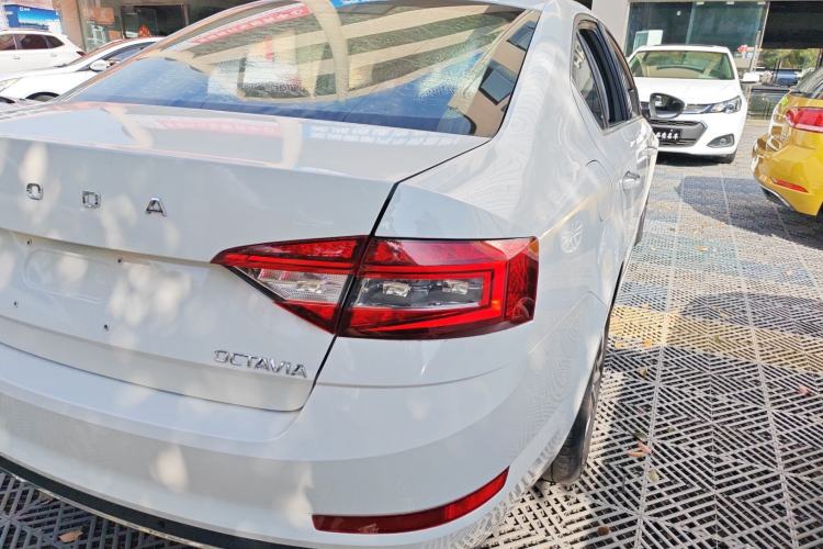 Used Skoda Octavia 2020 1.5L Automatic SmartDrive Luxury Edition Exterior 3