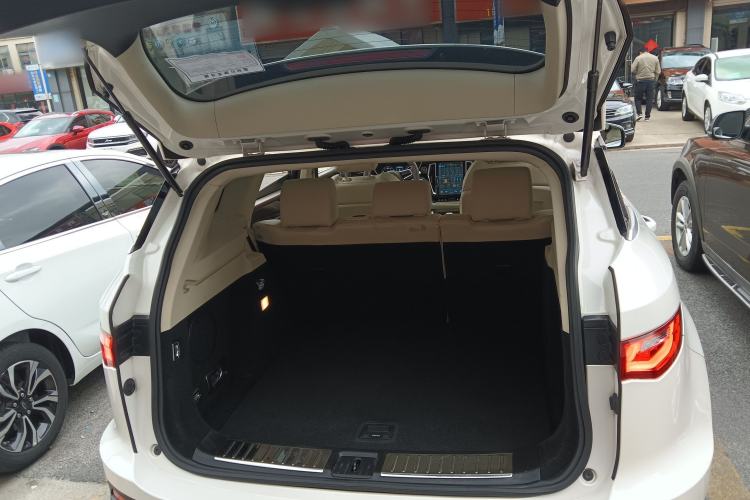 Used Zotye T700 2017 1.8T Dual-Clutch Luxury Model Trunk