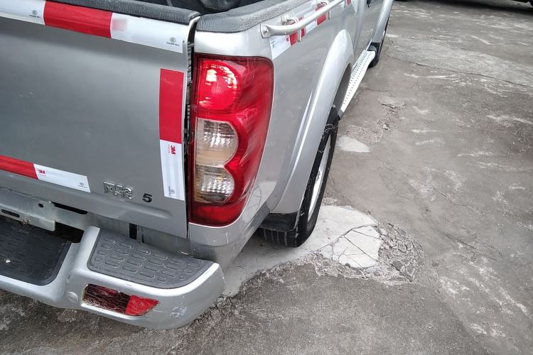 Used Great Wall Wingle 5 2017 2.0T European Version Diesel Two-Wheel Drive Advanced Large Double-Cab GW4D20E