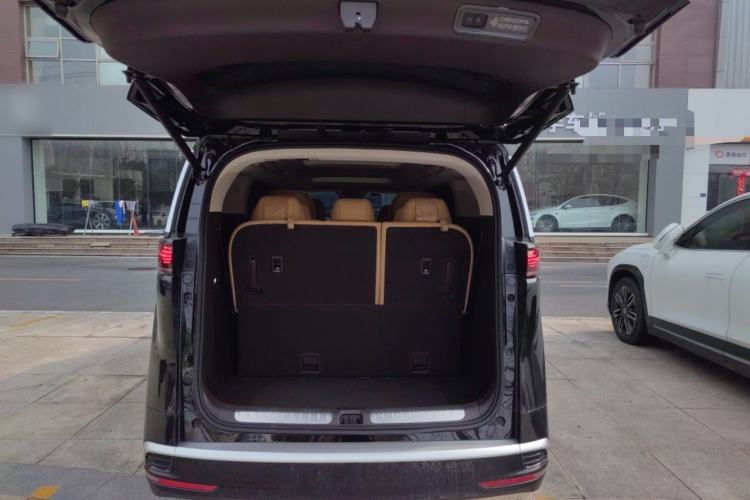 Used Denza D9 2024 DM-i 980 Four-Wheel Drive Prestige Model
