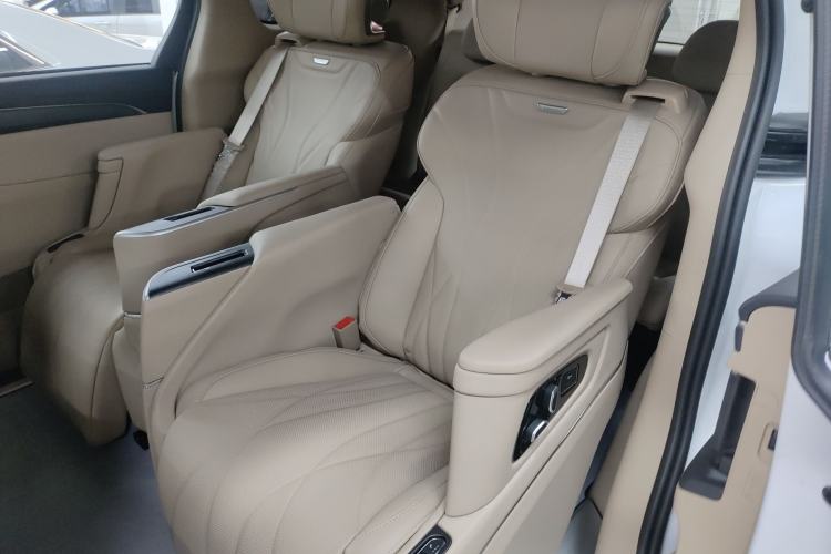 Used Buick GL8 2025 Model Land Cruiser Business Class Comfort DG Edition
