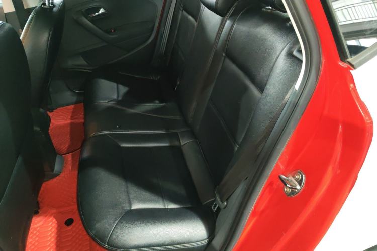 Used Volkswagen Polo 2016 1.6L Automatic Comfort Model
