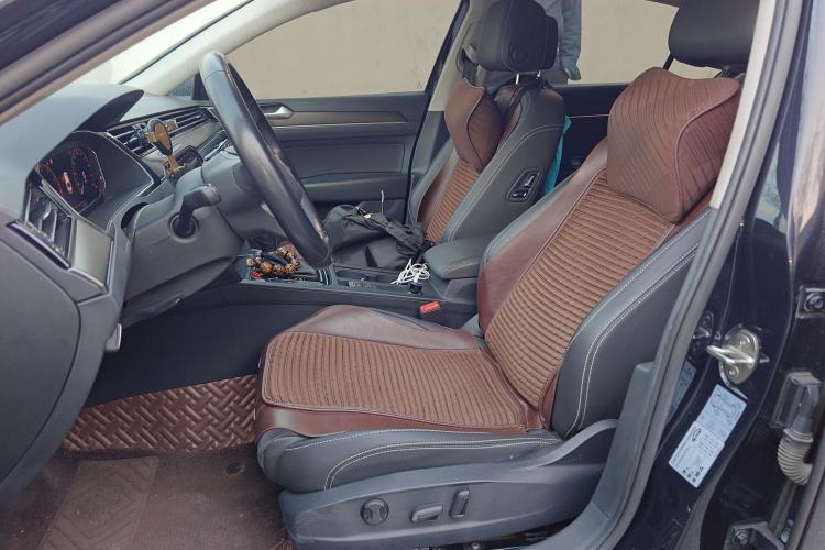 Used Volkswagen Magotan 2020 330TSI DSG Luxury Edition Left Front Seat