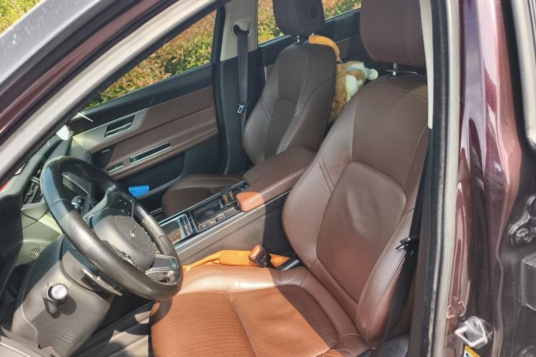 Used Jaguar XFL 2018 XFL 2.0T 250 PS Luxury Edition Left Front Seat