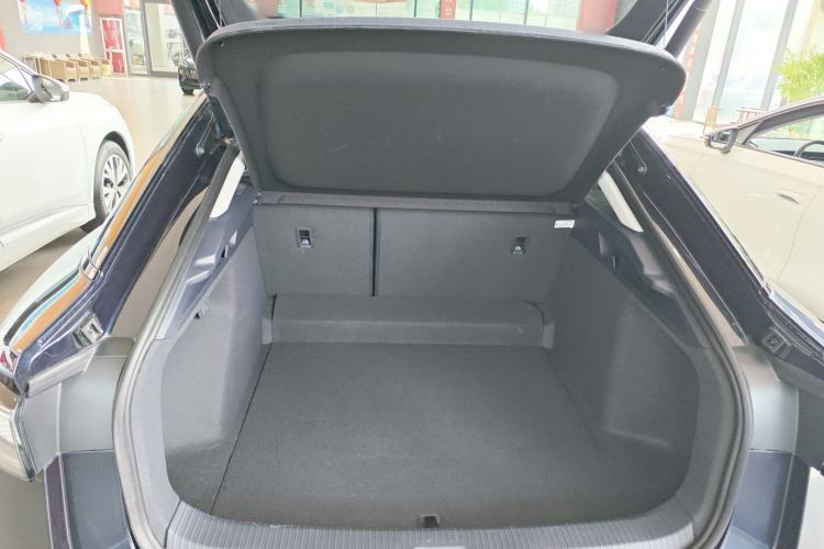 Used Volkswagen ID.7 VIZZION 2024 AIR model Trunk