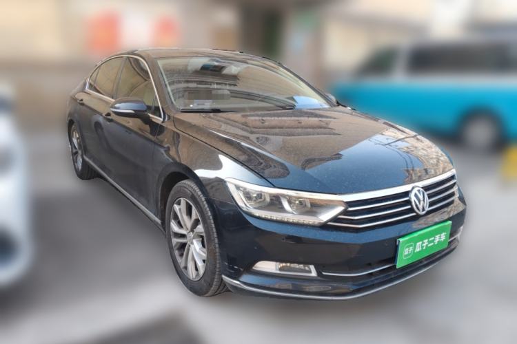 Used Volkswagen Magotan 2018 380TSI DSG Luxury Model Front Right 45 Deg