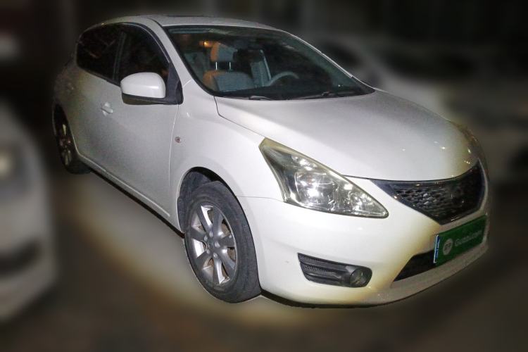 Used Nissan Tiida 2011 1.6L CVT Smart Version Front Right 45 Deg